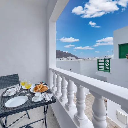 Casa Suso Y Casa Margarita- Orzola Coastal Retreat By Lvh *