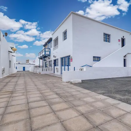 Casa Suso Y Casa Margarita- Orzola Coastal Retreat By Lvh * Orzola
