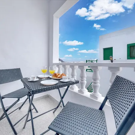 Apartment Casa Suso Y Casa Margarita- Orzola Coastal Retreat By Lvh *