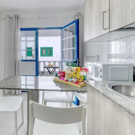 Casa Suso Y Casa Margarita- Orzola Coastal Retreat By Lvh *